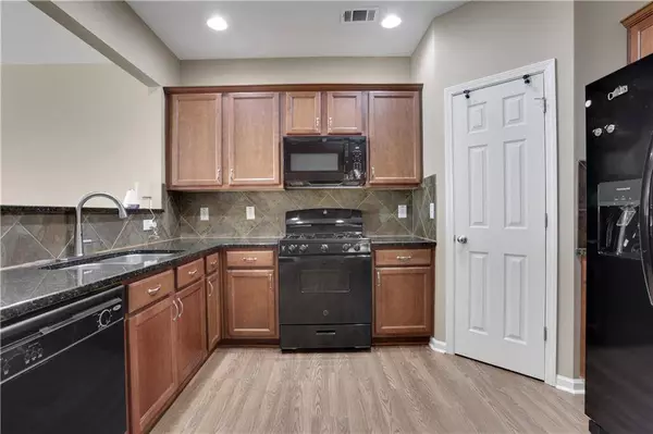 300 Knelston Oak DR, Suwanee, GA 30024