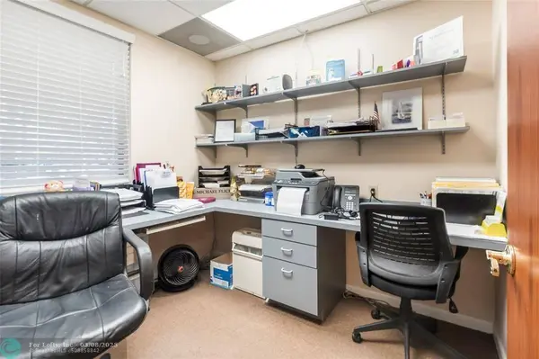 9633 W Broward Blvd, Plantation, FL 33324