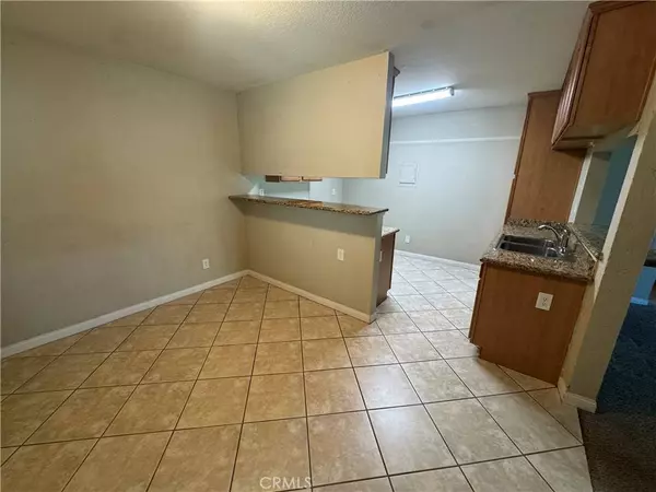 1345 Cabrillo Park DR #L16, Santa Ana, CA 92701