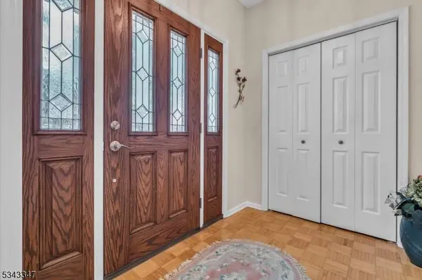 23 Walters Brook Dr, Bridgewater Twp., NJ 08807