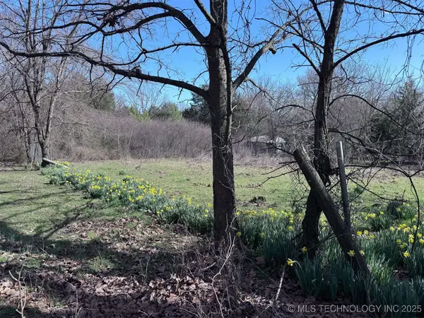 Hwy 101, Muldrow, OK 74948