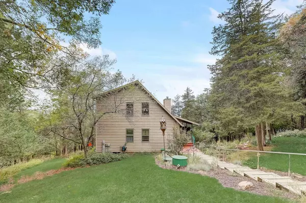 W11292 Cactus Acres Road, Lodi, WI 53555