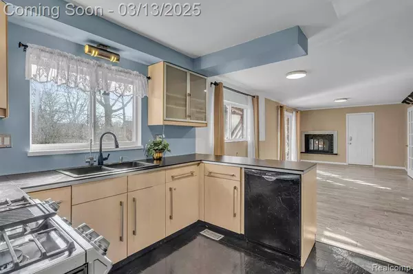 2653 BERRY Drive, Bloomfield Hills, MI 48304
