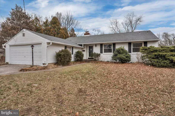 127 RANDLE DR, Cherry Hill, NJ 08034