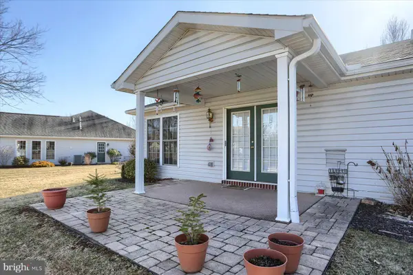 40 BURWICK DR, Mechanicsburg, PA 17050