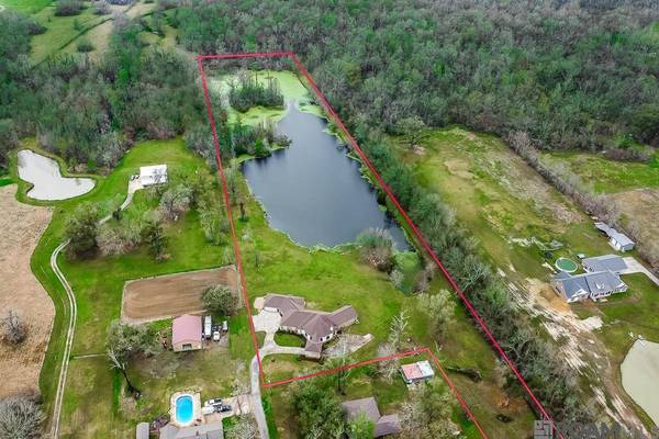 10027 E Highway 936, St Amant, LA 70774