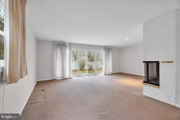 127 RANDLE DR, Cherry Hill, NJ 08034