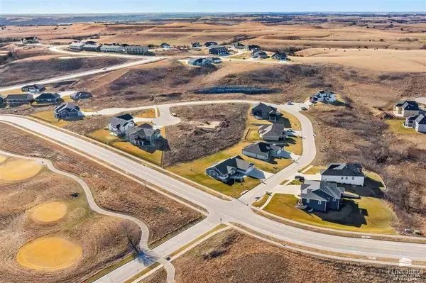 3906 Travers CIR, Manhattan, KS 66503