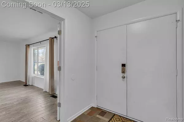 2653 BERRY Drive, Bloomfield Hills, MI 48304