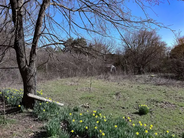 Hwy 101, Muldrow, OK 74948