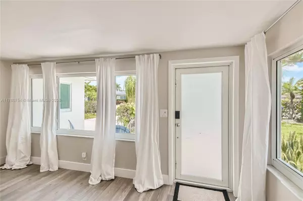 262 Bombay Ave, Lauderdale By The Sea, FL 33308