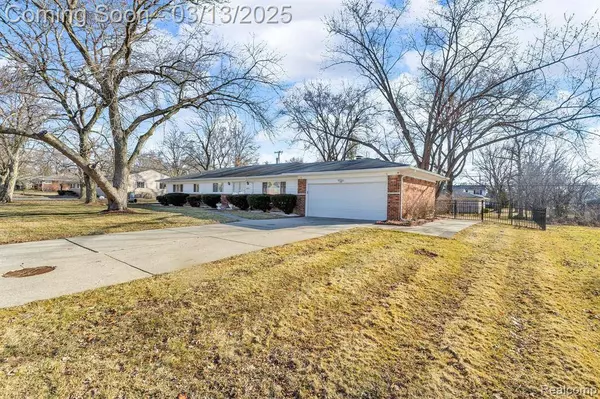 2653 BERRY Drive, Bloomfield Hills, MI 48304