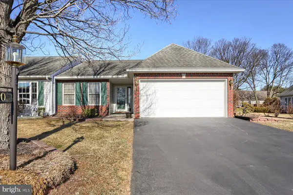 40 BURWICK DR, Mechanicsburg, PA 17050