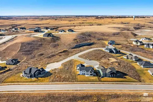 3919 Travers CIR, Manhattan, KS 66503