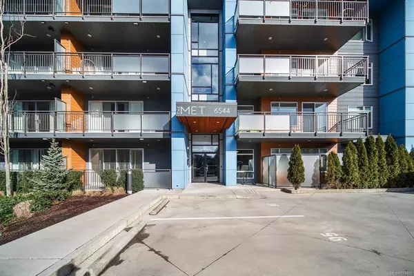 6544 Metral Dr #301, Nanaimo, BC V9T 2L8