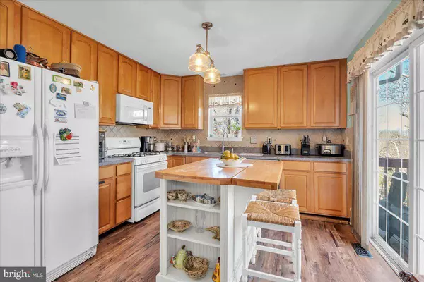 27 OSBORNE AVE, Pine Hill, NJ 08021