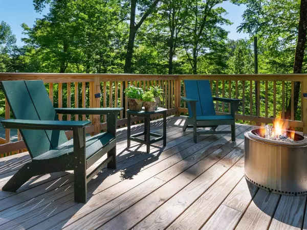 301 Ives RD, Killington, VT 05751