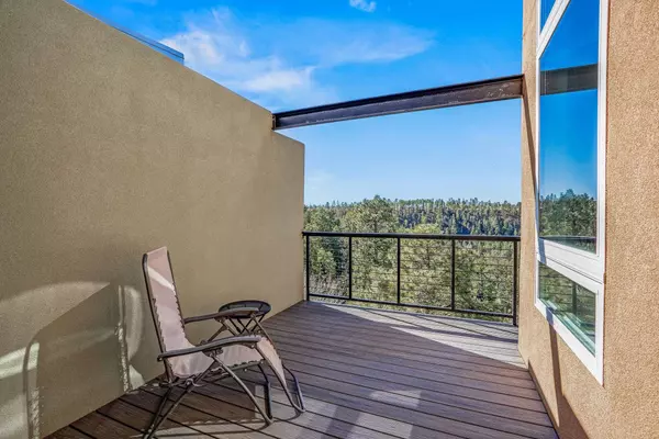30 Canyon View, Los Alamos, NM 87544