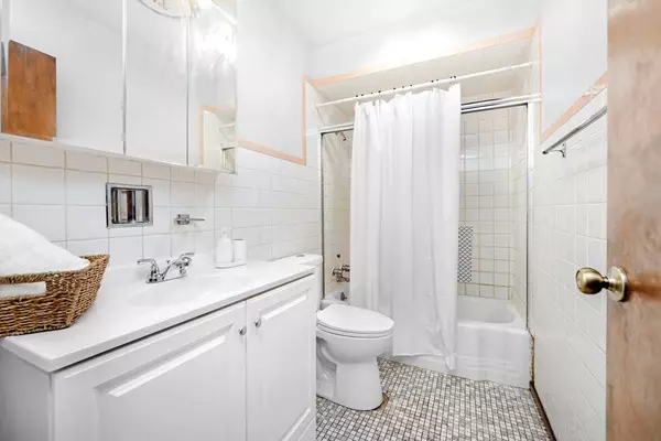 1312 Arthur ST, Calumet City, IL 60409