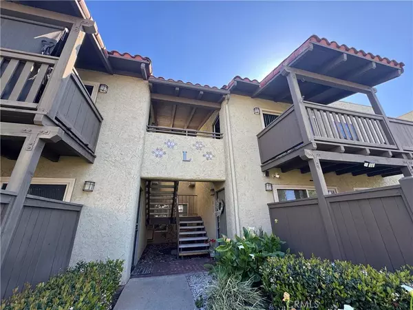 1345 Cabrillo Park DR #L16, Santa Ana, CA 92701