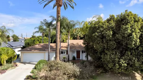 6942 Petit AVE, Lake Balboa, CA 91406