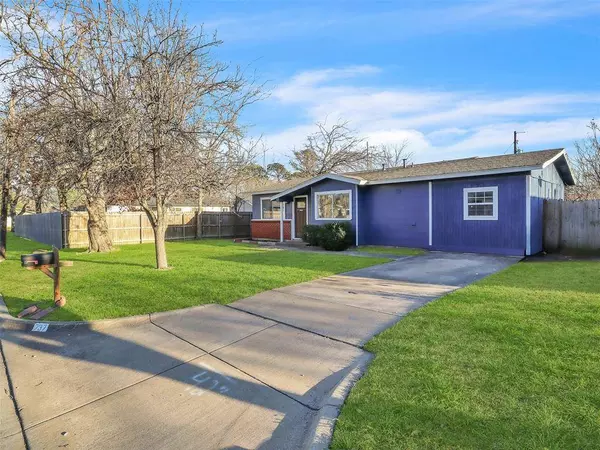 737 Thomas Avenue, Hurst, TX 76053
