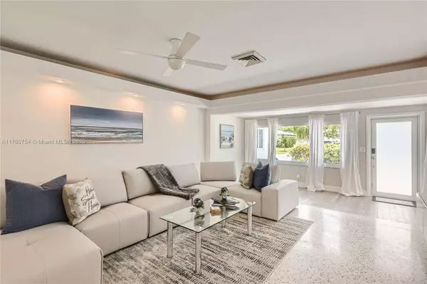 262 Bombay Ave, Lauderdale By The Sea, FL 33308