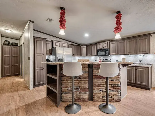 106438 Rodeo DR, Mcloud, OK 74851