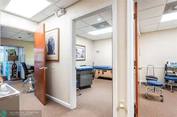 9633 W Broward Blvd, Plantation, FL 33324