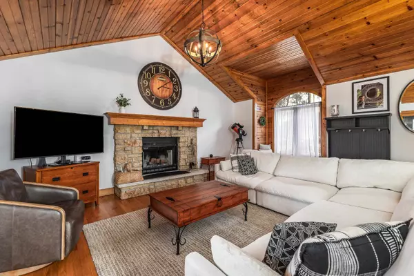 6 Bittersweet Court, Galena, IL 61036