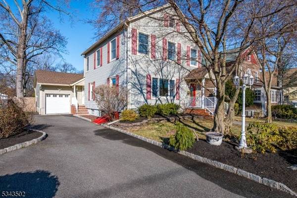 27 Rose St, Metuchen Boro, NJ 08840