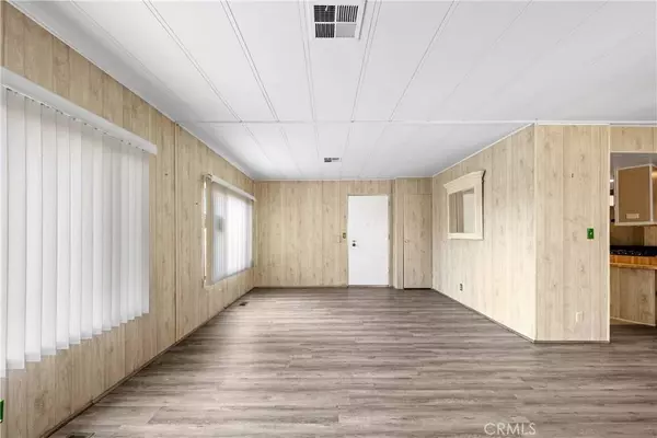 601 N Kirby ST #220, Hemet, CA 92545