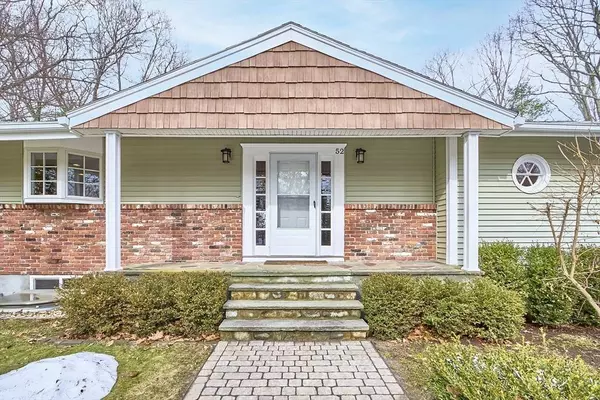 52 Gray Rd, Andover, MA 01810