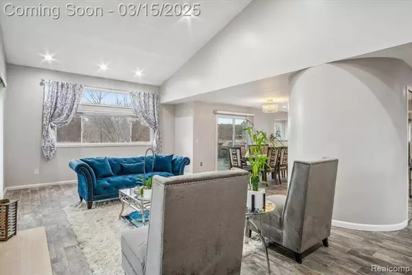 29690 CANTERBURY, Farmington Hills, MI 48331