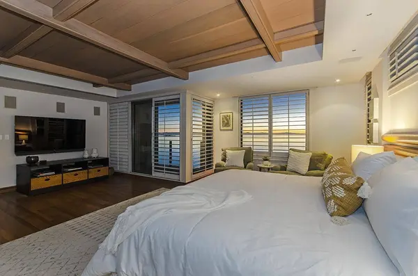 2250 Bellevue Avenue 10, West Vancouver, V7V 1C6, CA