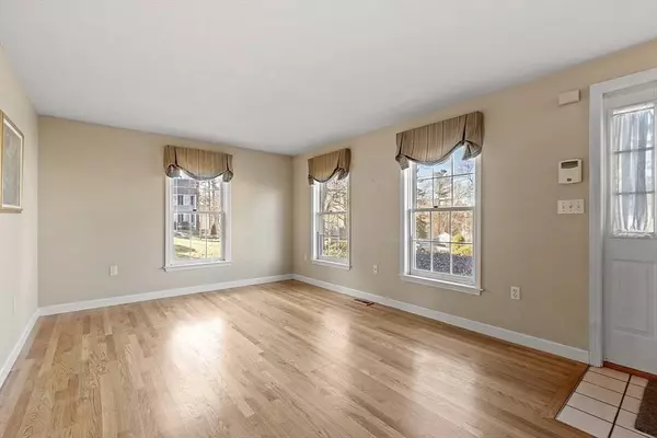 92 Stonegate Rd #92, Chelmsford, MA 01824