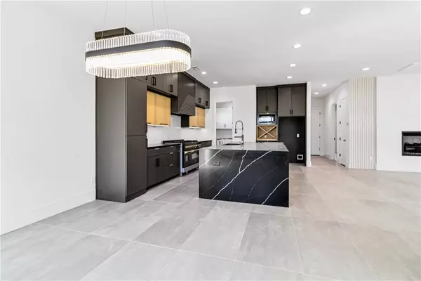 801 NW 10th St, Bentonville, AR 72712