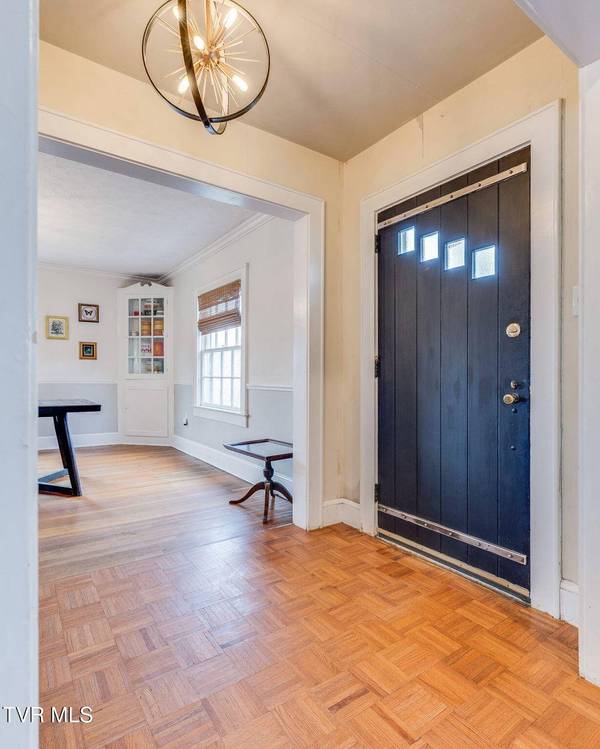 724 Taylor ST, Bristol, TN 37620