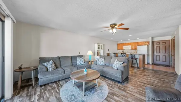 6570 Pelican DR #401, Osage Beach, MO 65065