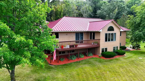 1057 E River DR, River Falls, WI 54022