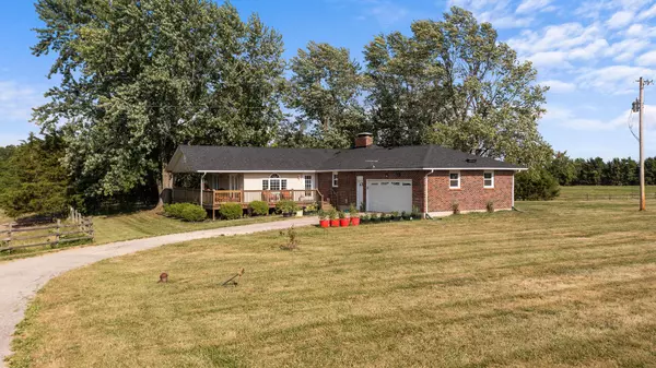 10221 County road 152, Williamsburg, MO 63388