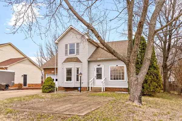 1325 Wennona Dr, Clarksville, TN 37042