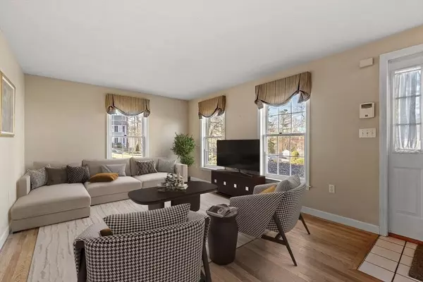 92 Stonegate Rd #92, Chelmsford, MA 01824