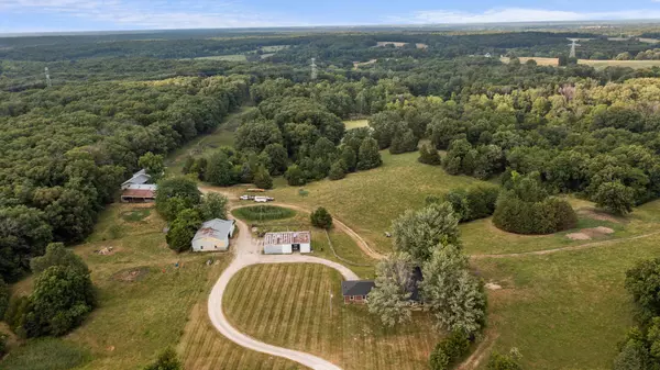 10221 County Road 152, Williamsburg, MO 63388