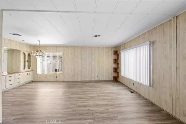 601 N Kirby ST #220, Hemet, CA 92545