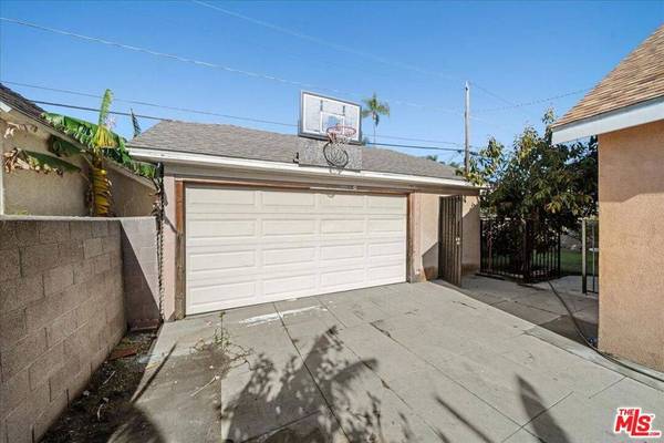 1127 S Lucerne BLVD, Los Angeles, CA 90019