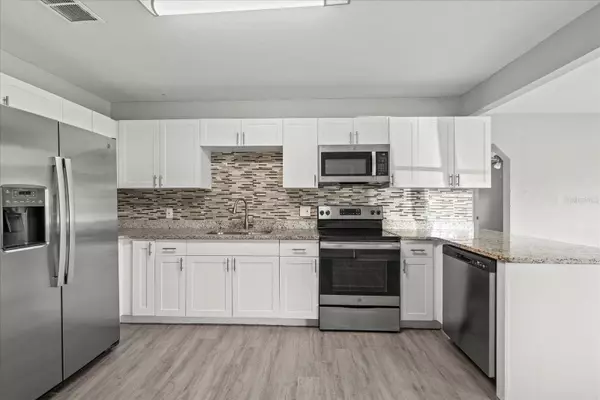 1515 W LAMBRIGHT ST, Tampa, FL 33604