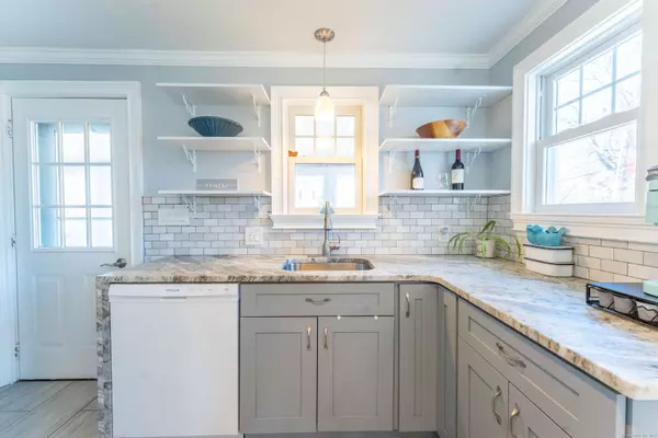 76 Turnbull Road, Manchester, CT 06042