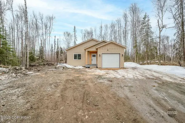 15831 W Donald DR, Big Lake, AK 99652