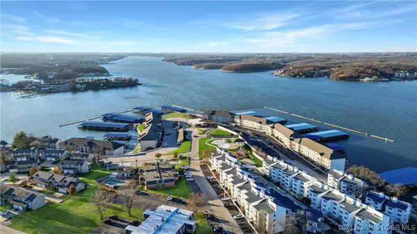 1230 Lands End Pkwy #304, Osage Beach, MO 65065